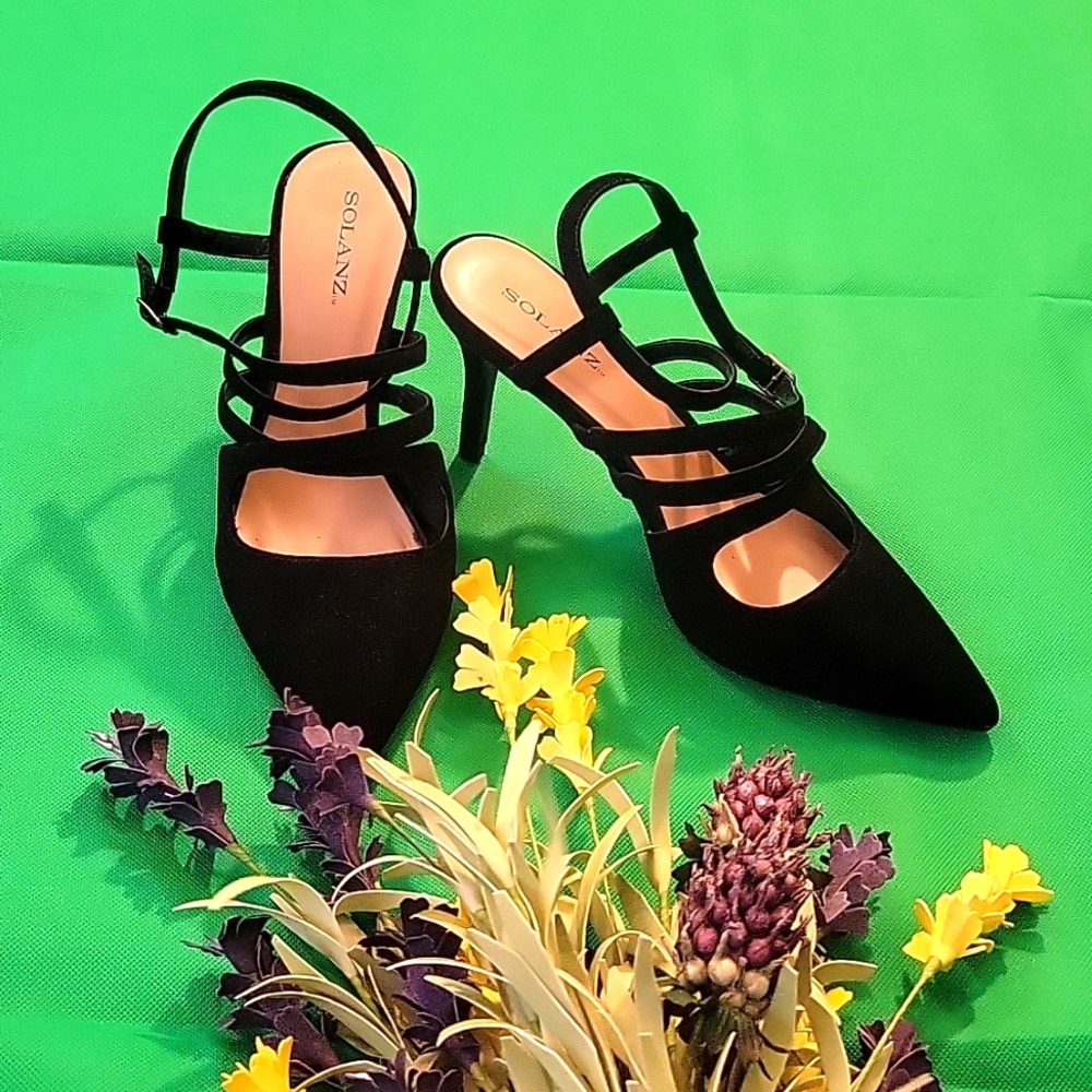 Black heeled female size 10 shoes